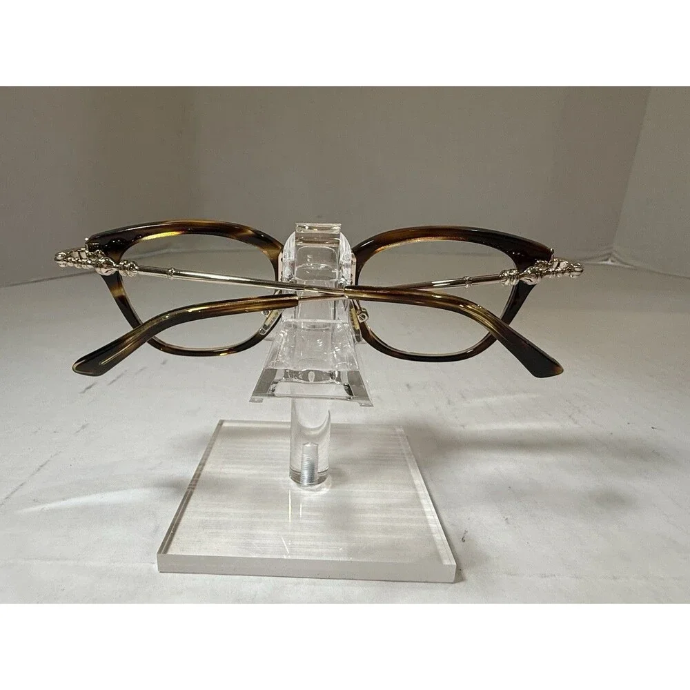 Diff eyeglasses are